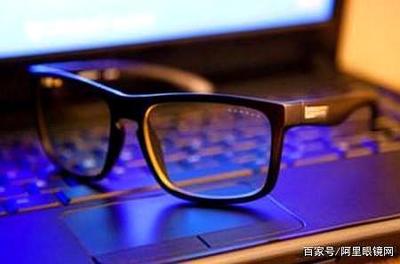防藍光眼鏡是否真有效？科學挑選數碼眼鏡的實用指南